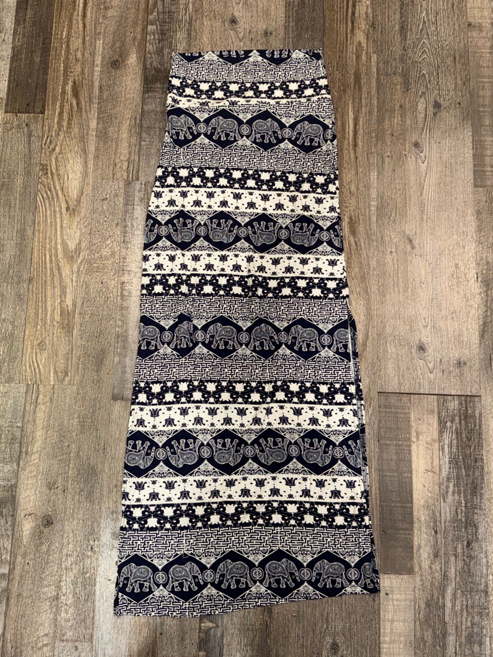 Rue21 Navy and White Elephant Print Maxi Skirt